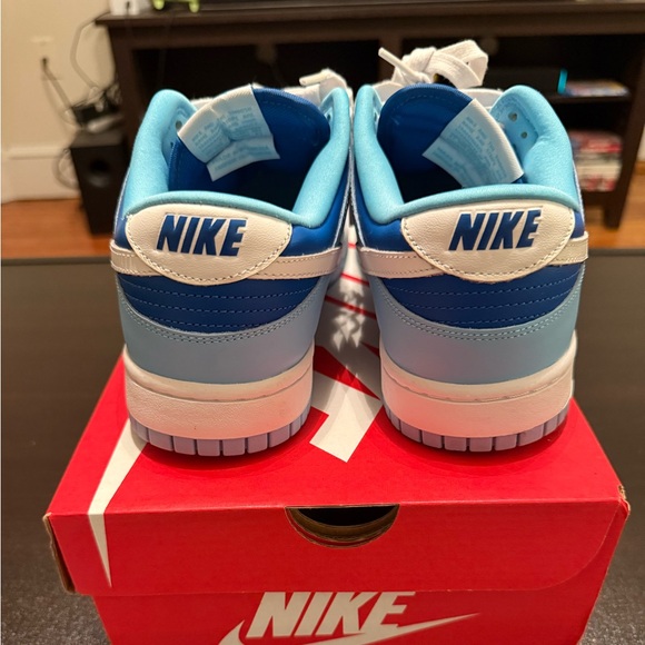 Nike Dunk Low - Picture 2 of 4